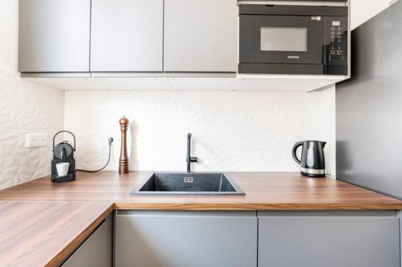 The Square, Paris-asnieres, Private With Bedroom And Living Appartement Asnières