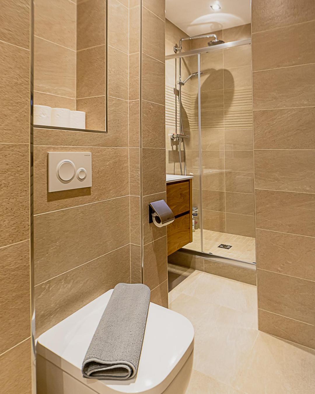 The Square, Paris-asnieres, Private With Bedroom And Living Appartement